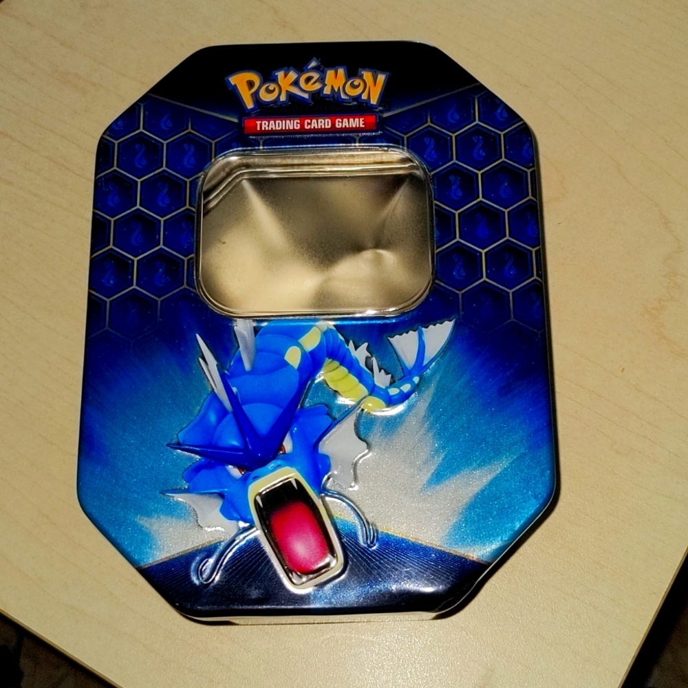 Pokemon hidden fates *TIN ONLY*